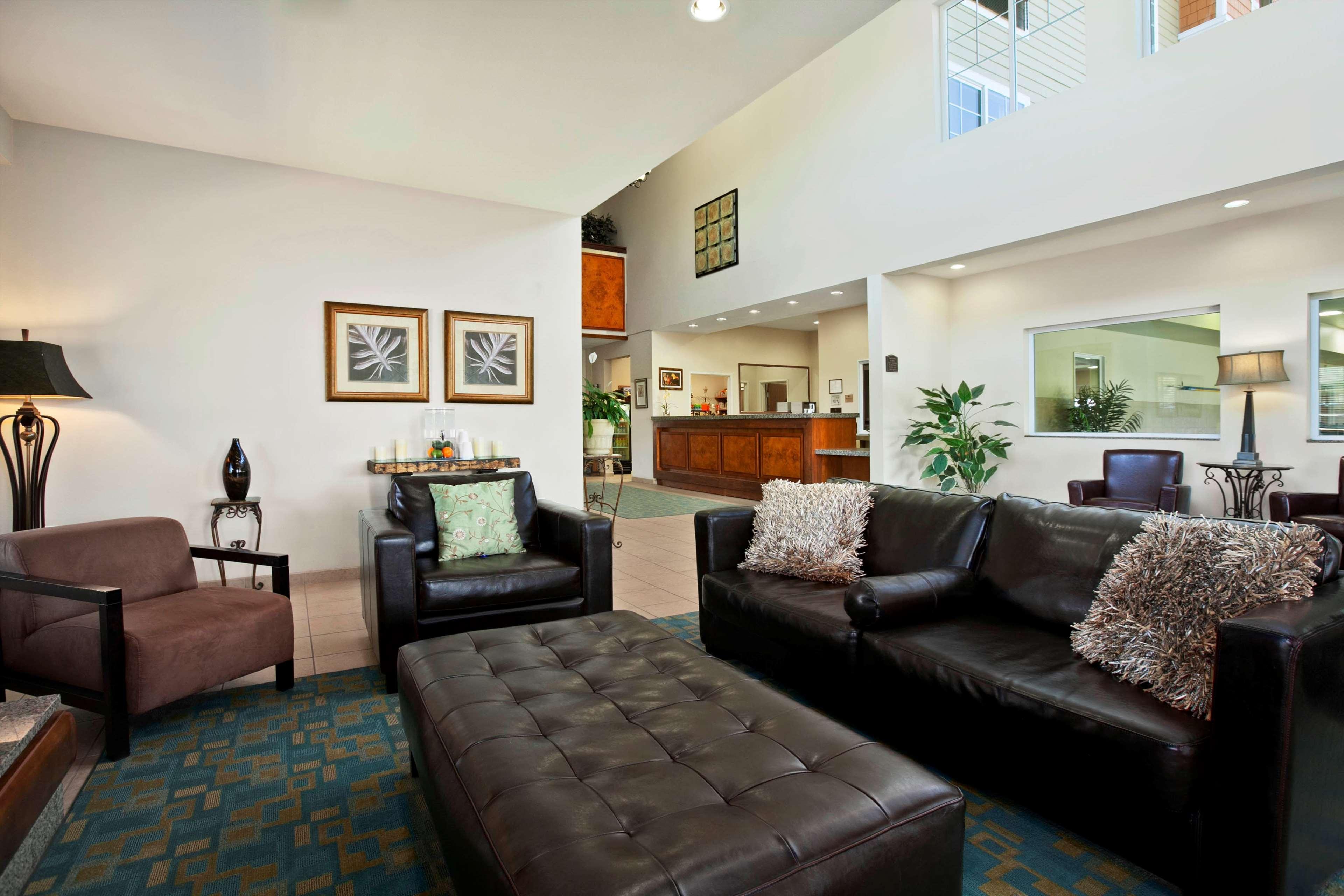 Best Western Plus Peppertree Inn At Omak Buitenkant foto