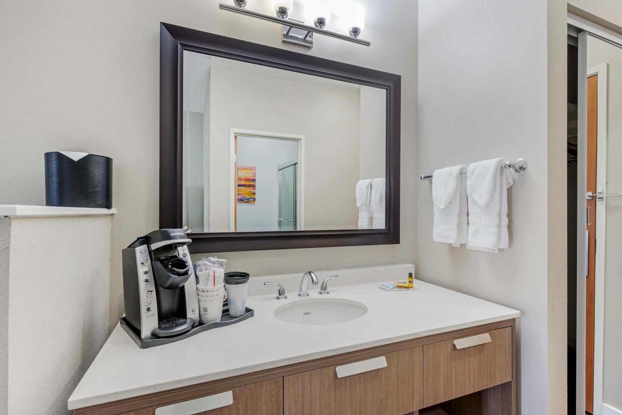 Best Western Plus Peppertree Inn At Omak Buitenkant foto