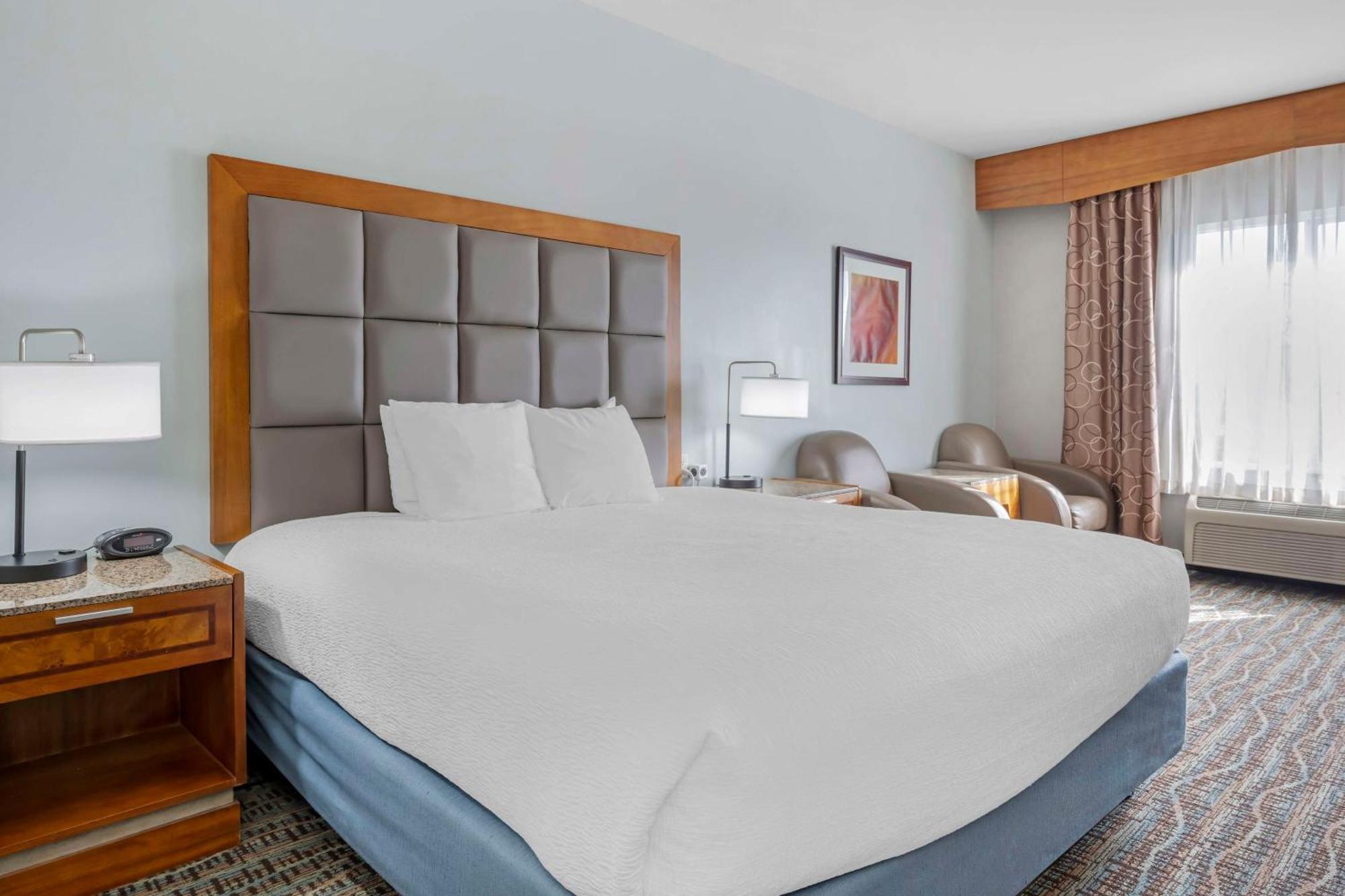 Best Western Plus Peppertree Inn At Omak Buitenkant foto