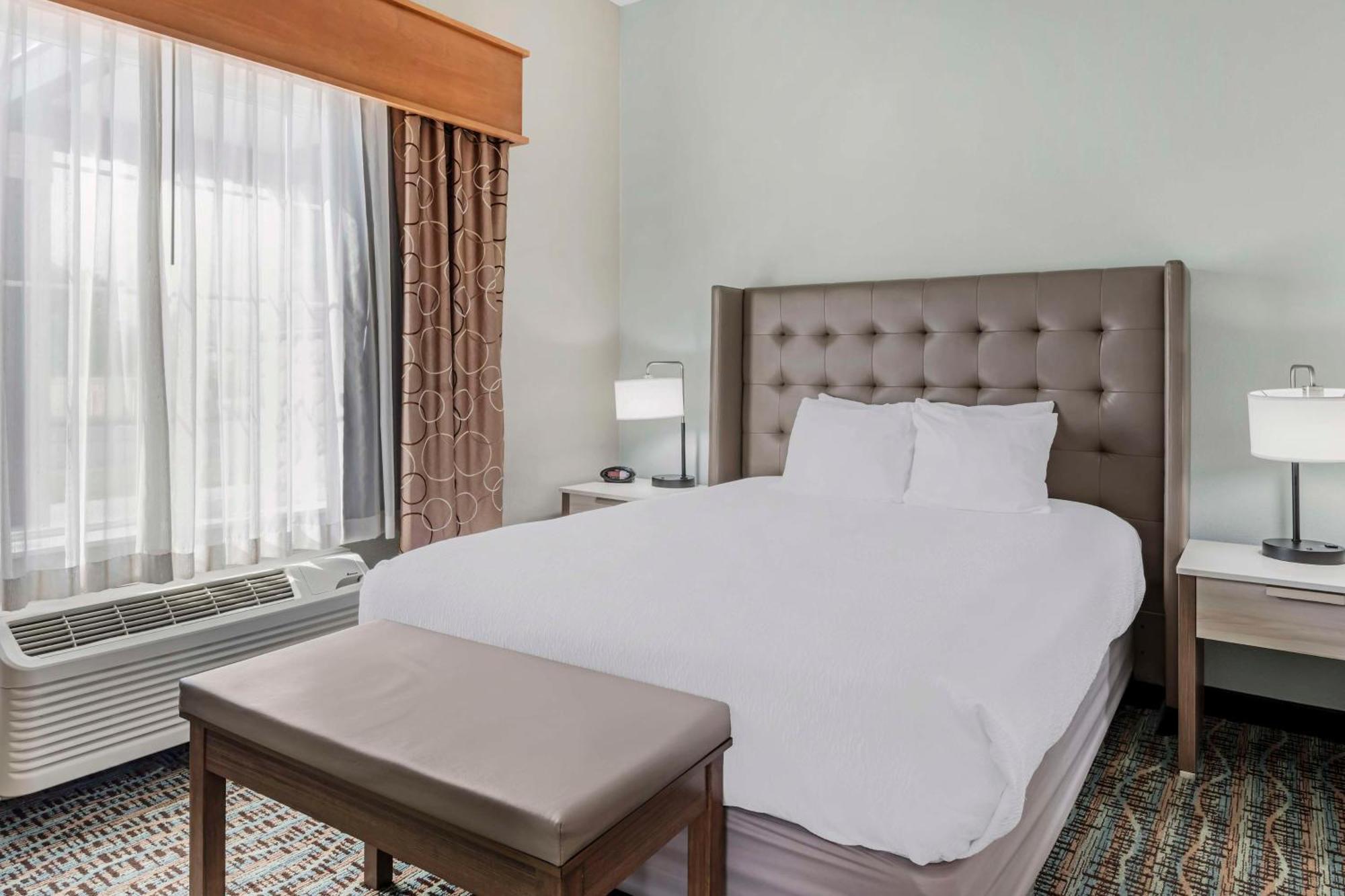 Best Western Plus Peppertree Inn At Omak Buitenkant foto