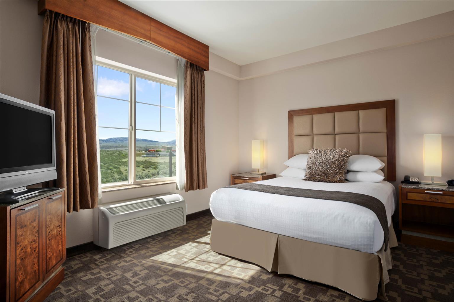 Best Western Plus Peppertree Inn At Omak Buitenkant foto