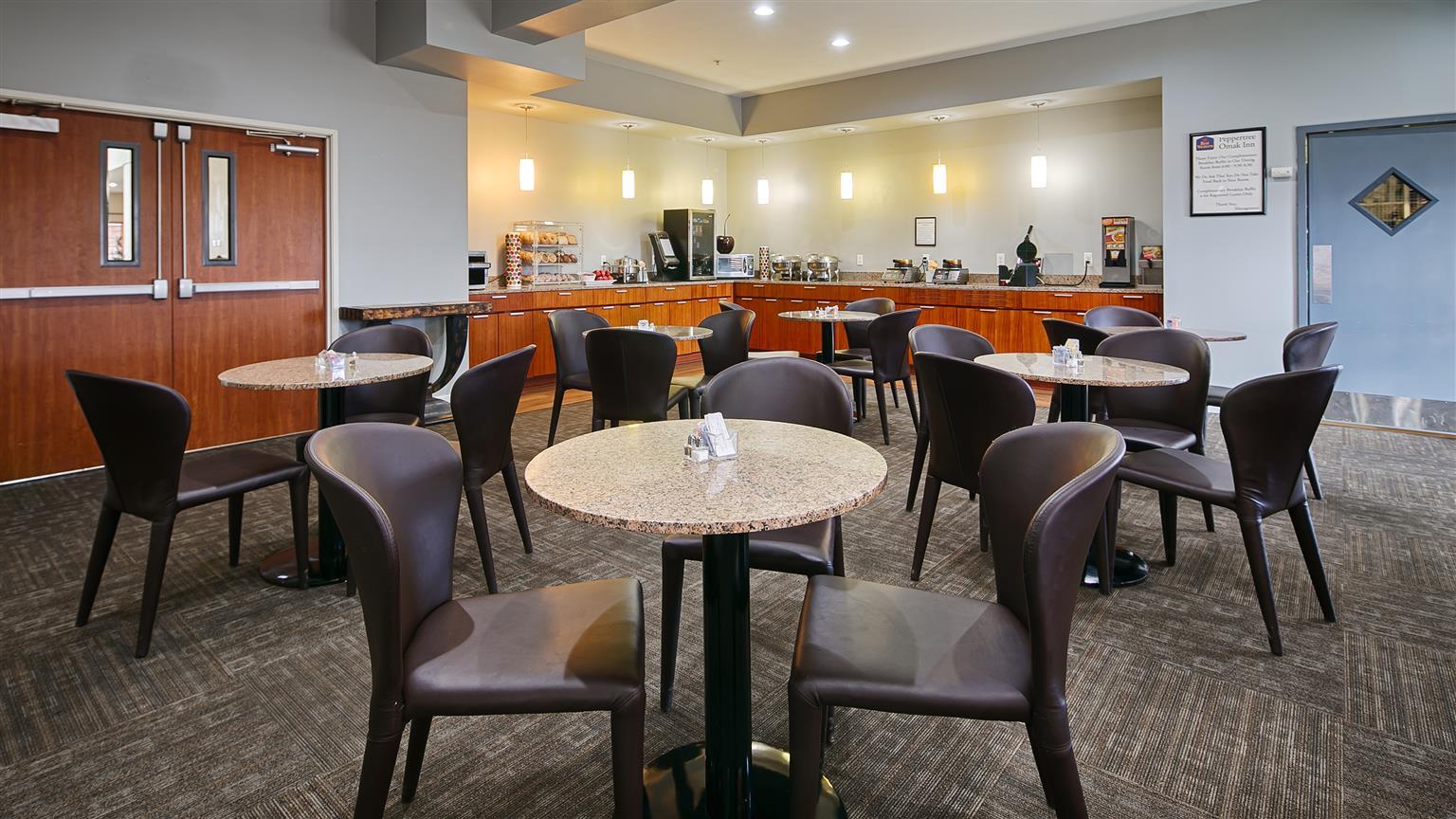 Best Western Plus Peppertree Inn At Omak Buitenkant foto