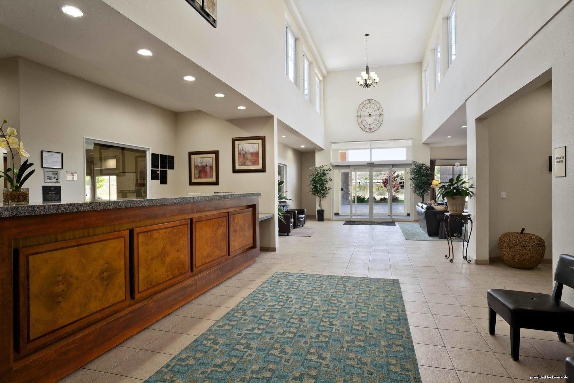 Best Western Plus Peppertree Inn At Omak Buitenkant foto