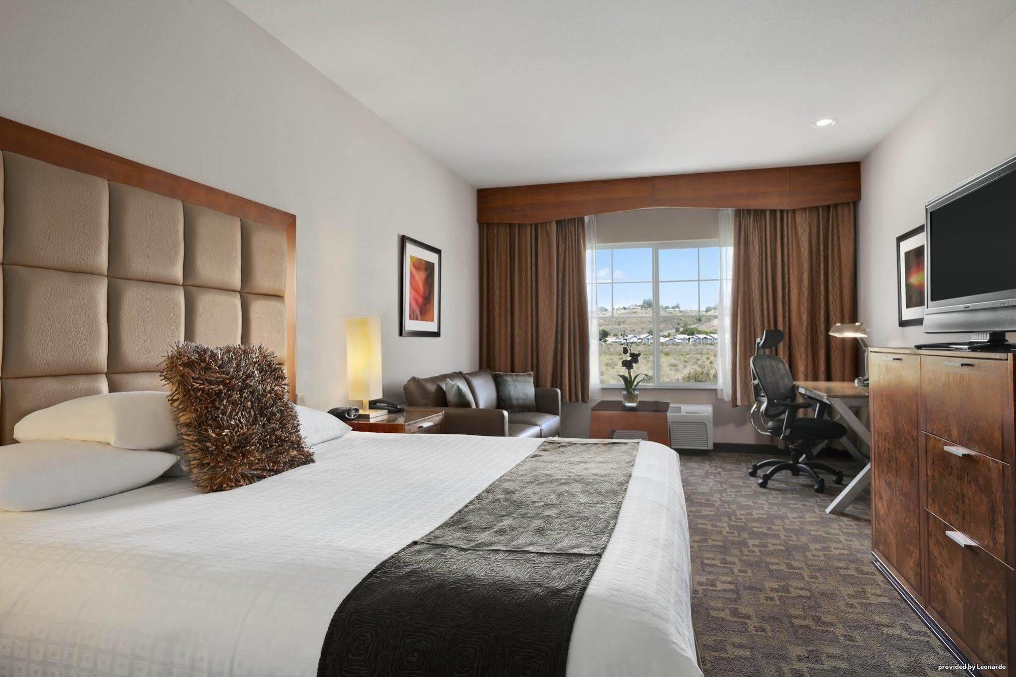 Best Western Plus Peppertree Inn At Omak Buitenkant foto